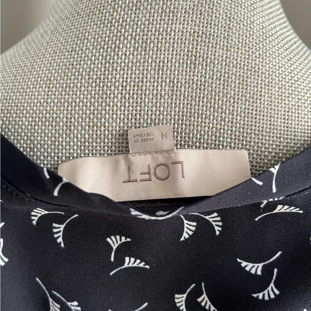 Loft Dark Navy small leaf print flutter top size medium - Picture 3 of 3